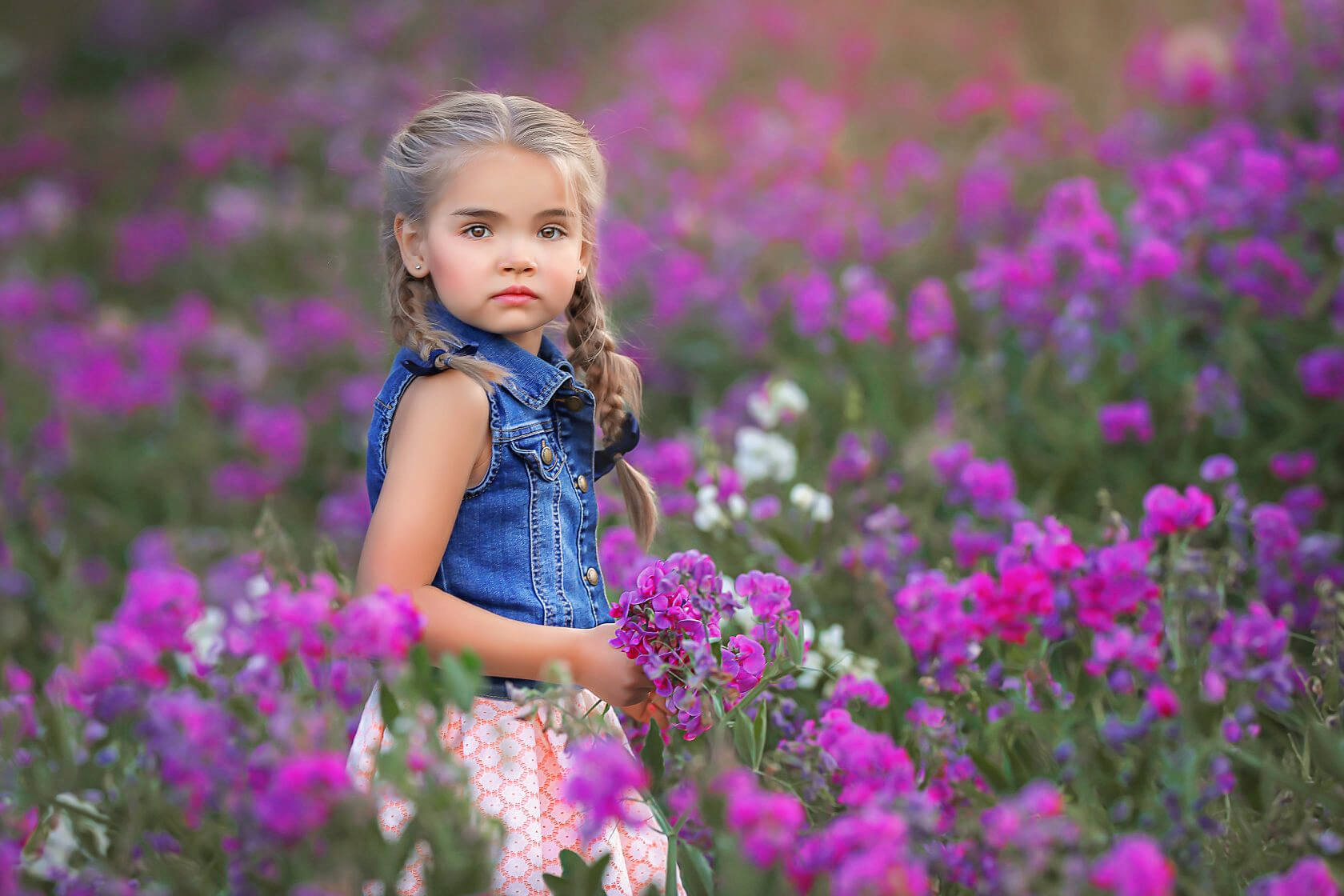 Pretty children in the gorgeous purple flowers is just one of the things to do in Bright with kids. 